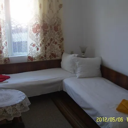 Old Town Apartman *